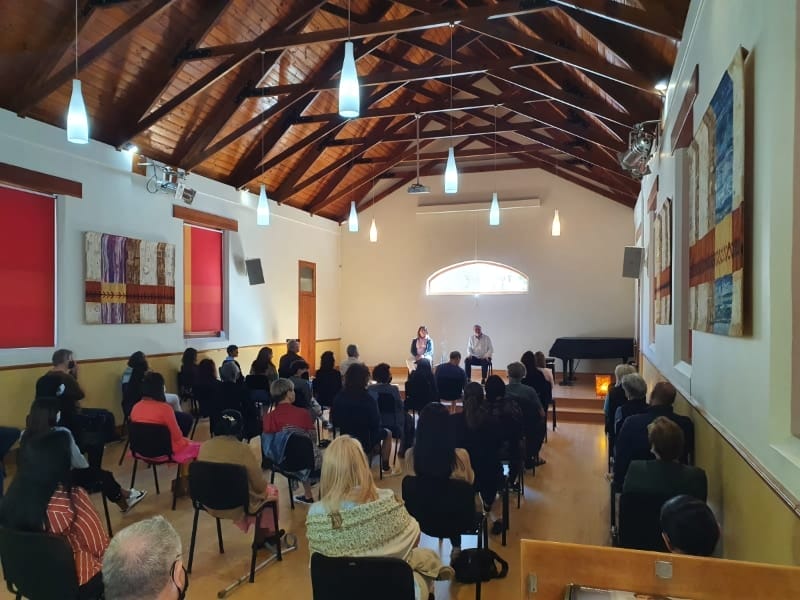 - Arushiom Foundation Sessione emozionale dal vivo con Master Richard a Città del Capo, Sudafrica